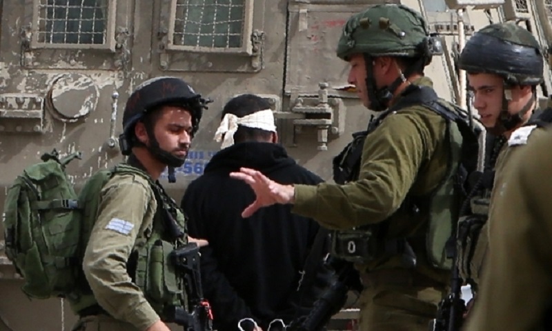 القوات الإسرائيلية تعتقل 11 فلسطينياً من محافظات الضفة الغربية