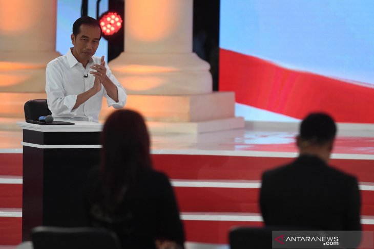 Jokowi Gets First COVID-19 Vaccine Jab in Indonesia