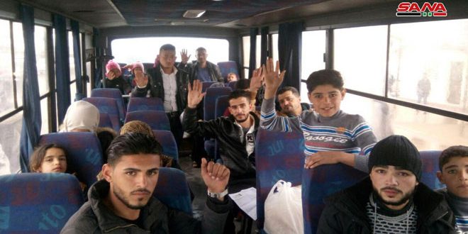 New Group Of Displaced Syrians Return From Jordan