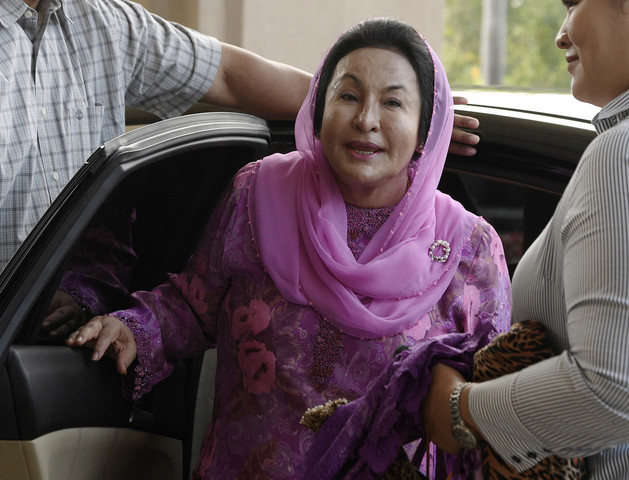 Former first lady of Malaysia given seven days to check and confirm existence of 44 pieces of jewellery