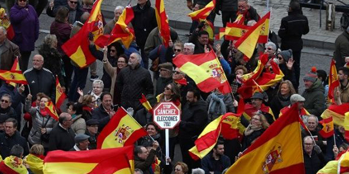 Spain: Right-wing Groups Protest Catalan Independence Talks