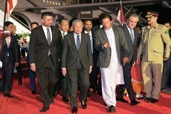 Malaysian PM Mahathir Mohamad arrives in Pakistan