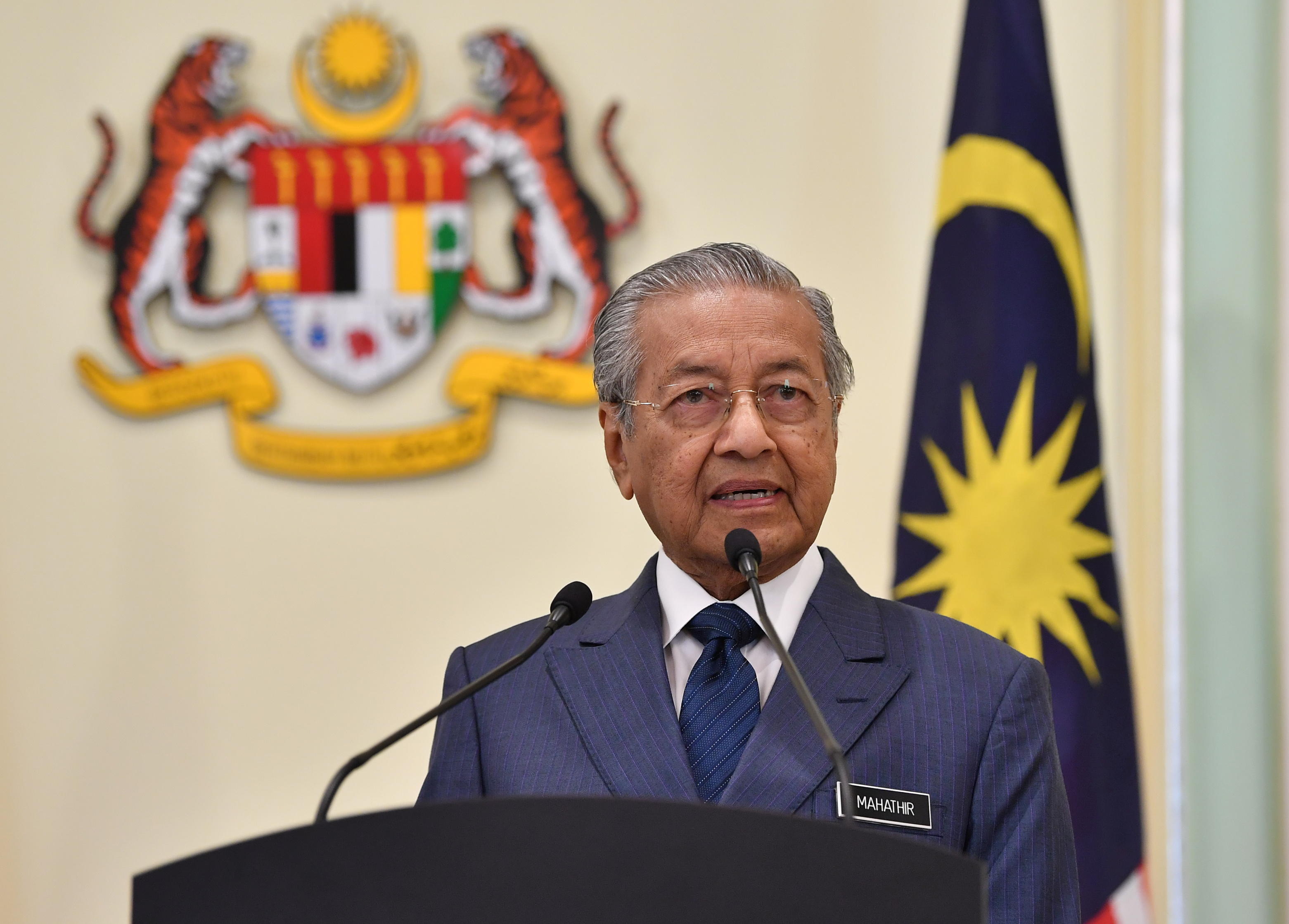 Mahathir urges M’sians to pay attention to self development as country progresses