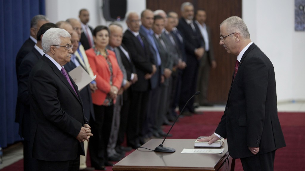 New Palestinian PM Sworn In Before President Abbas