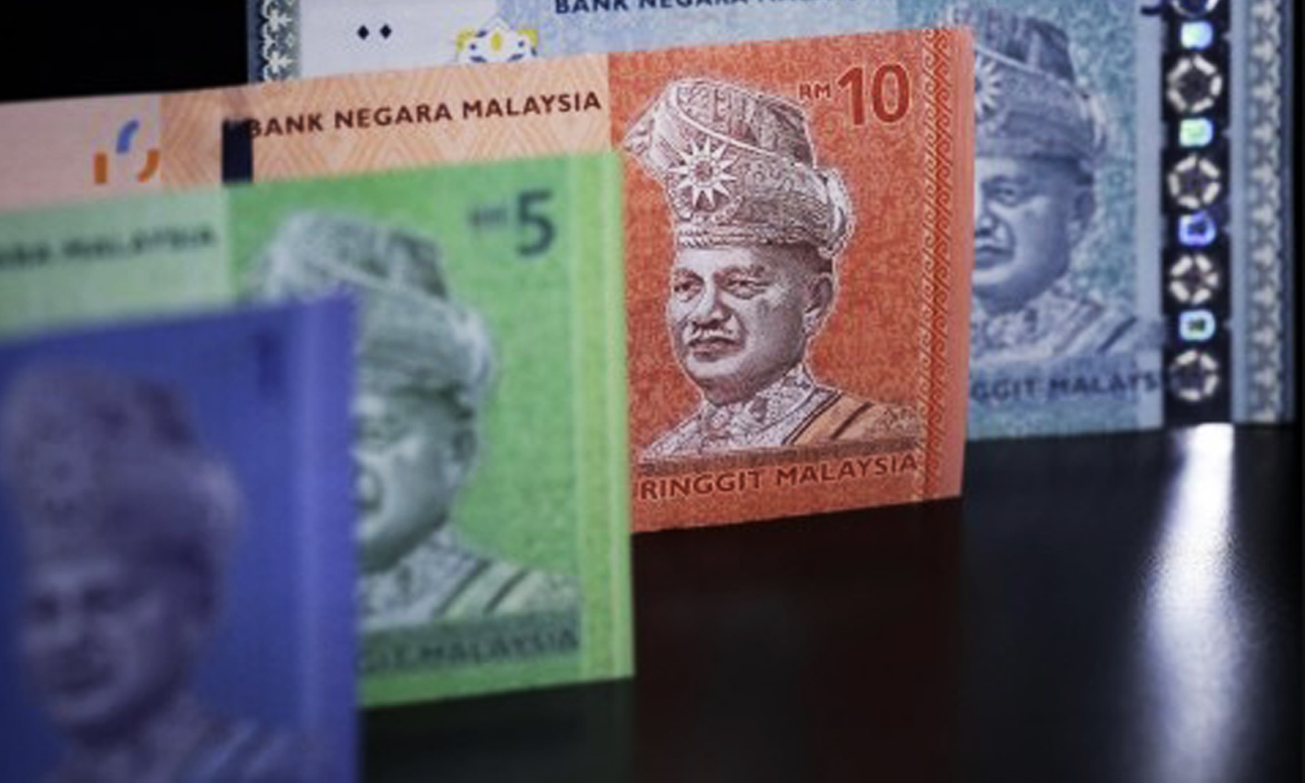 Malaysian Ringgit Extends Gains Against US Dollar On Brighter Economic Prospects