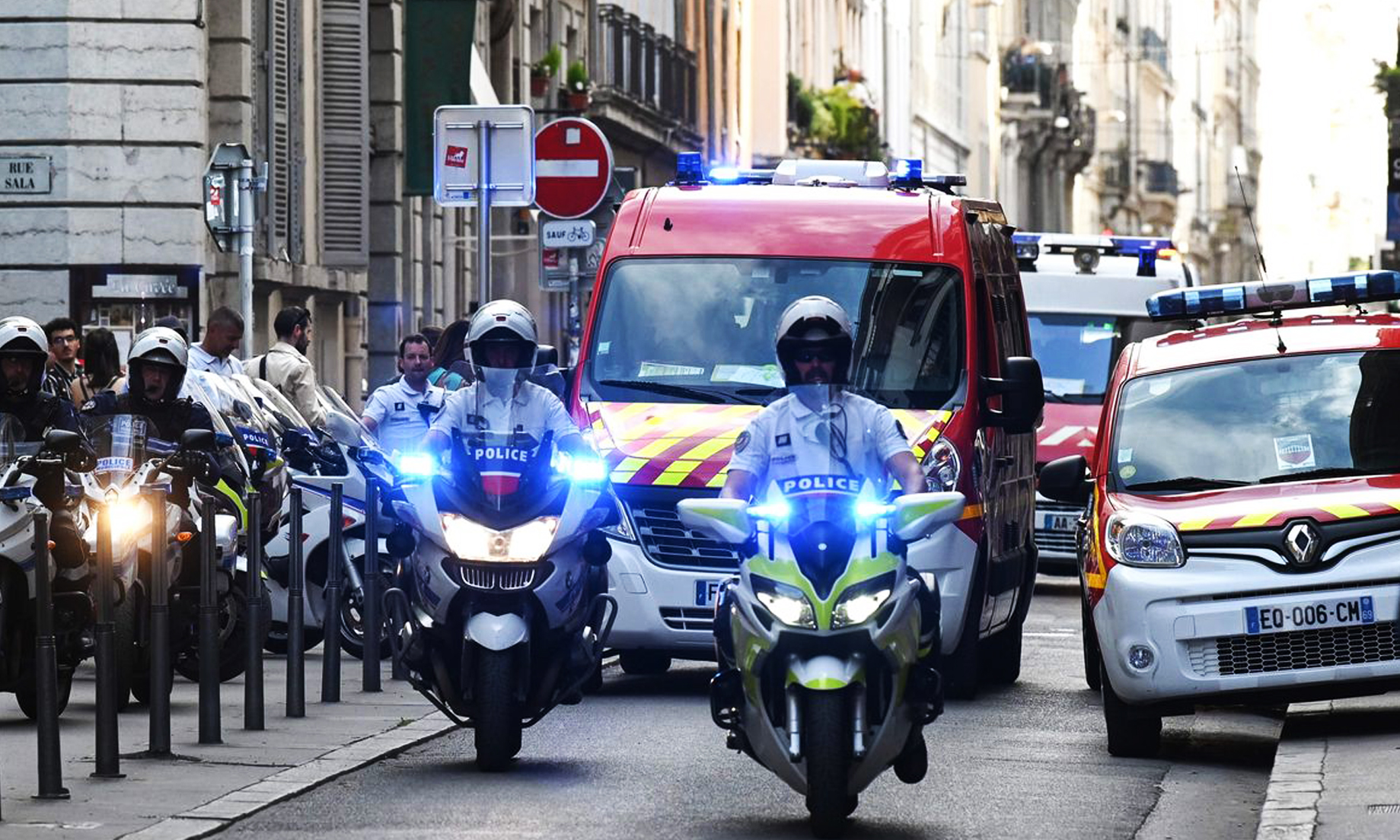 French police hunt suspect after Lyon bomb ‘attack’