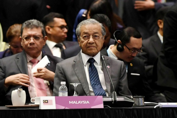Dr Mahathir leading Malaysian delegation to 34th Asean Summit in Bangkok