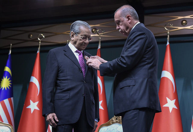 Dr Mahathir invites Turkish companies to invest in three core sectors