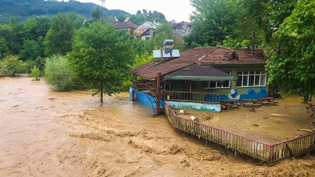 One Dead, Six Missing In Flash Floods In North-Western Turkey
