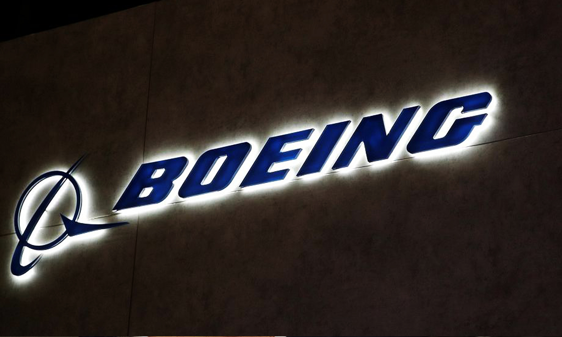Boeing pledges $100m to families of 737 MAX crash victims