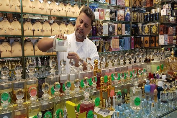Buying for loved ones at Jaafaria Souq