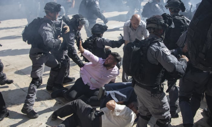 Israeli Police, Palestinian Worshippers Clash At Holy Site, Sparks Fresh Tensions