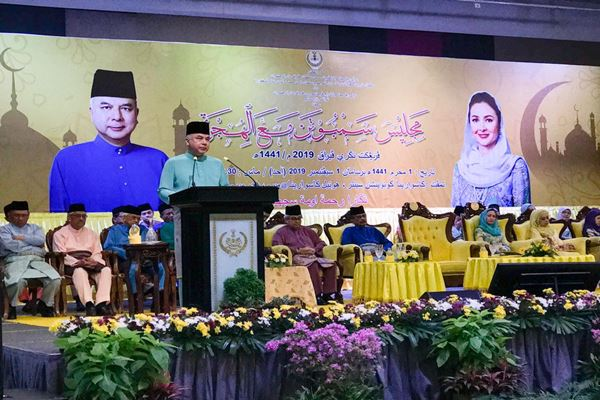 Sultan Nazrin criticises leaders willing to stoop to gain influence