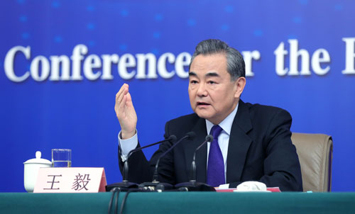 China’s Wang Yi Meets Pakistani Foreign Minister, Vowing To Maintain Regional Stability