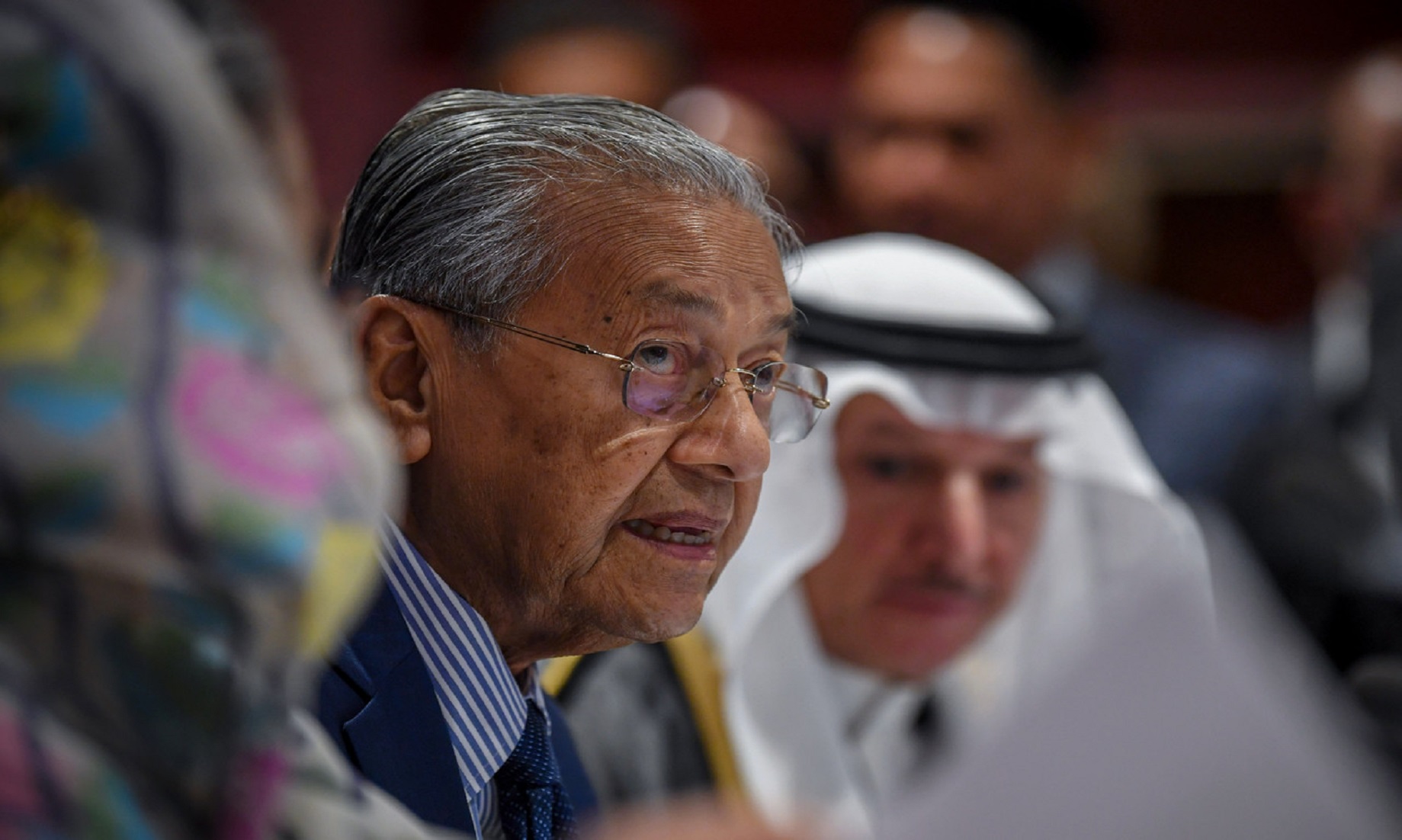 Dr Mahathir calls for an end to Rohingya crisis