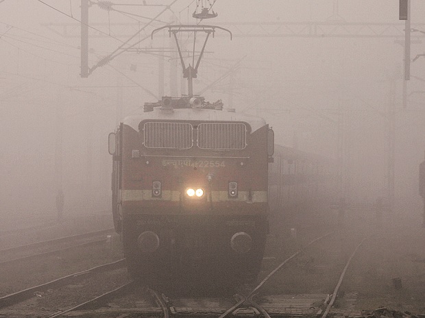 Dense Fog Hits Indian Capital, Disrupting Rail, Air Transport