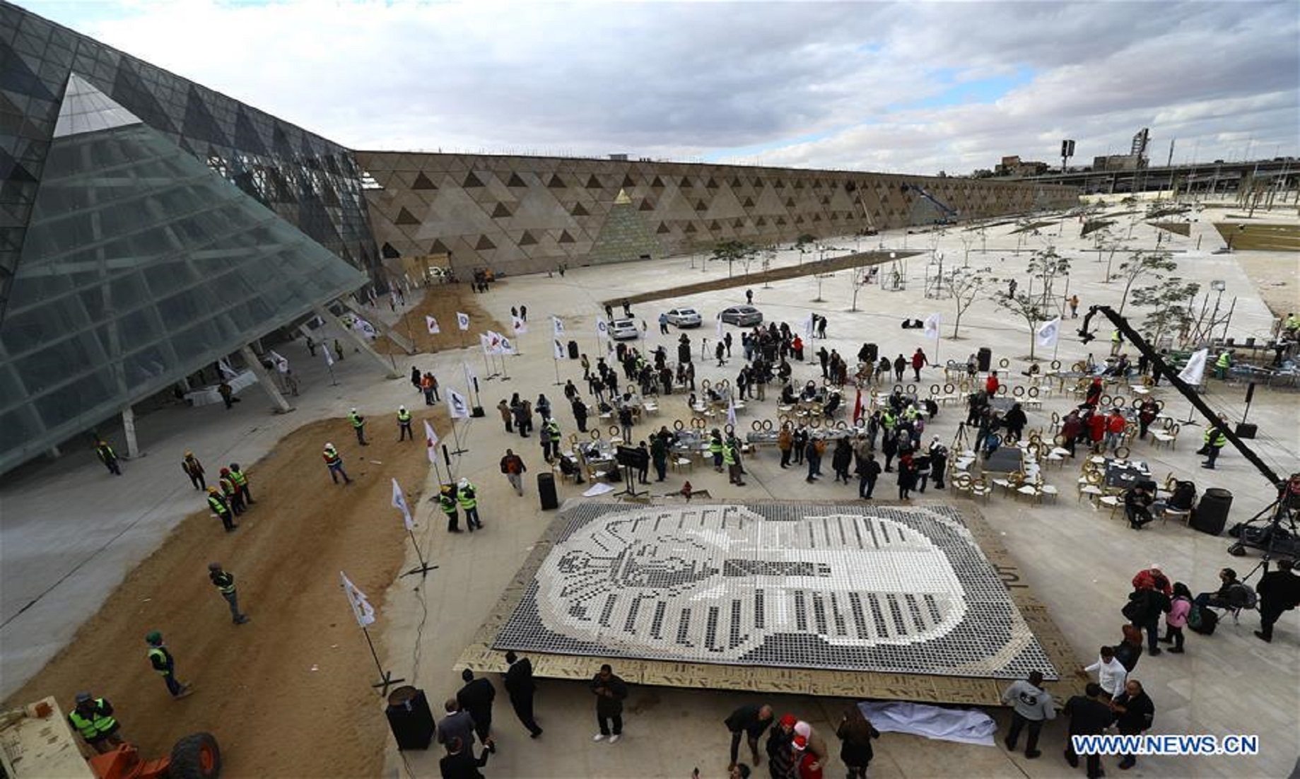 Egypt Sets New Guinness World Record For Largest Mosaic Of King Tut’s Mask