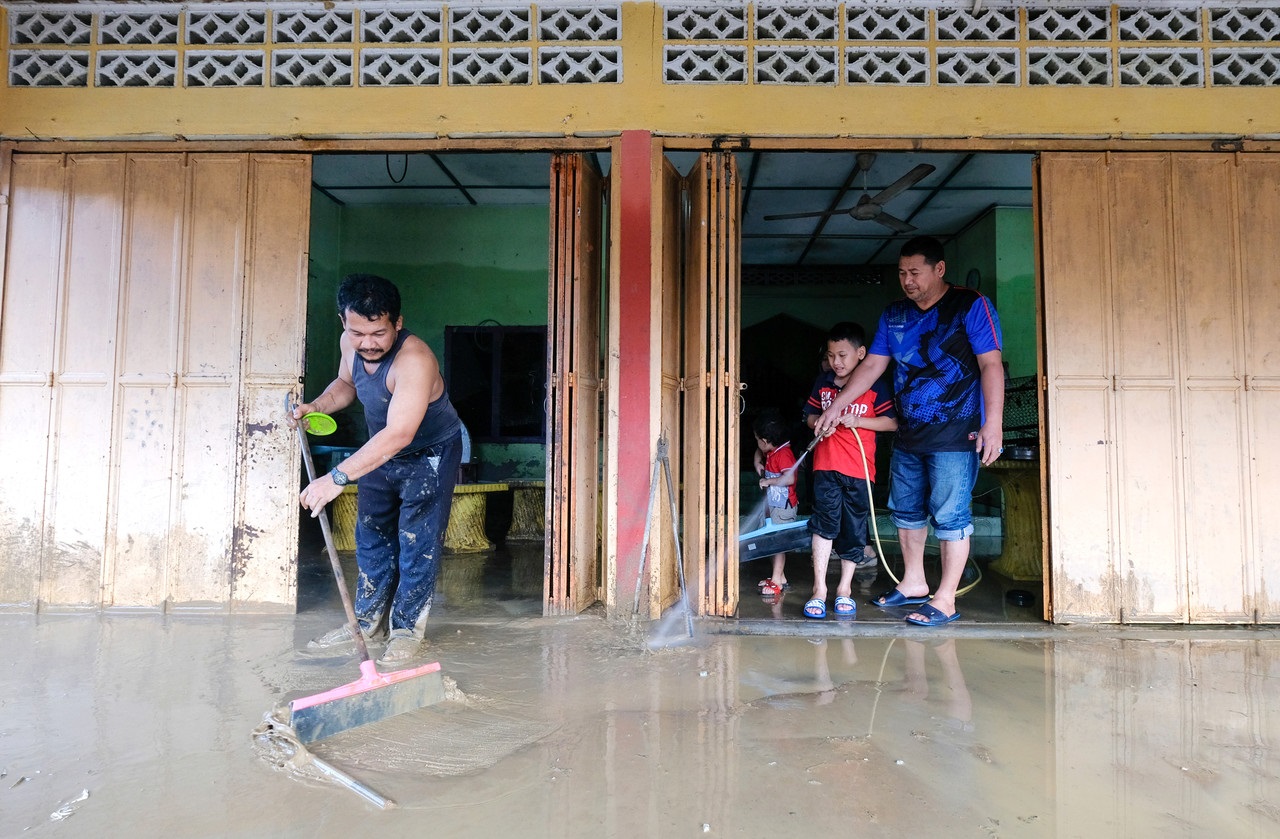 Floods: Number of evacuees in Kelantan up, Terengganu sees a decline