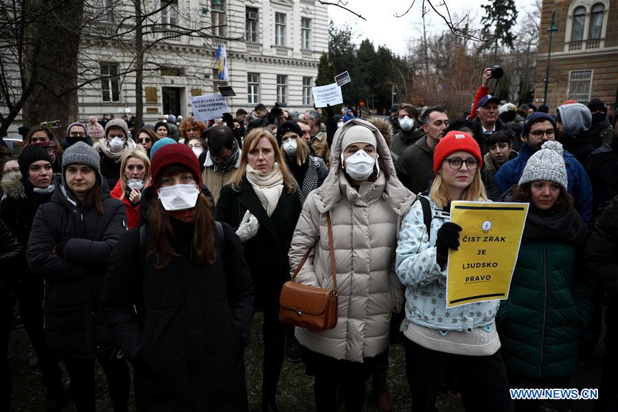 Sarajevo Citizens Demonstrate Over Air Pollution
