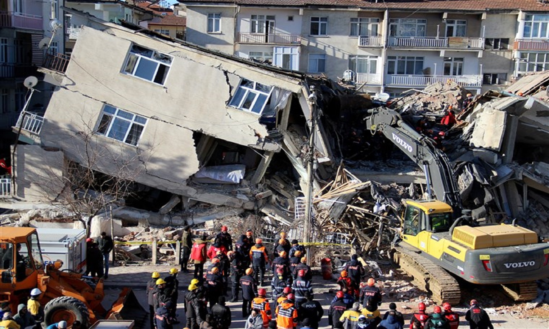 29 Killed, 42 Rescued In Eastern Turkey Earthquake