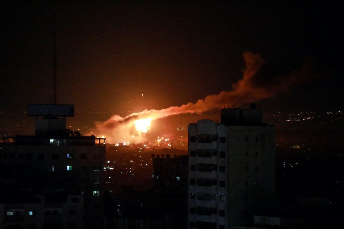 Israeli Warplanes Strike Gaza Targets