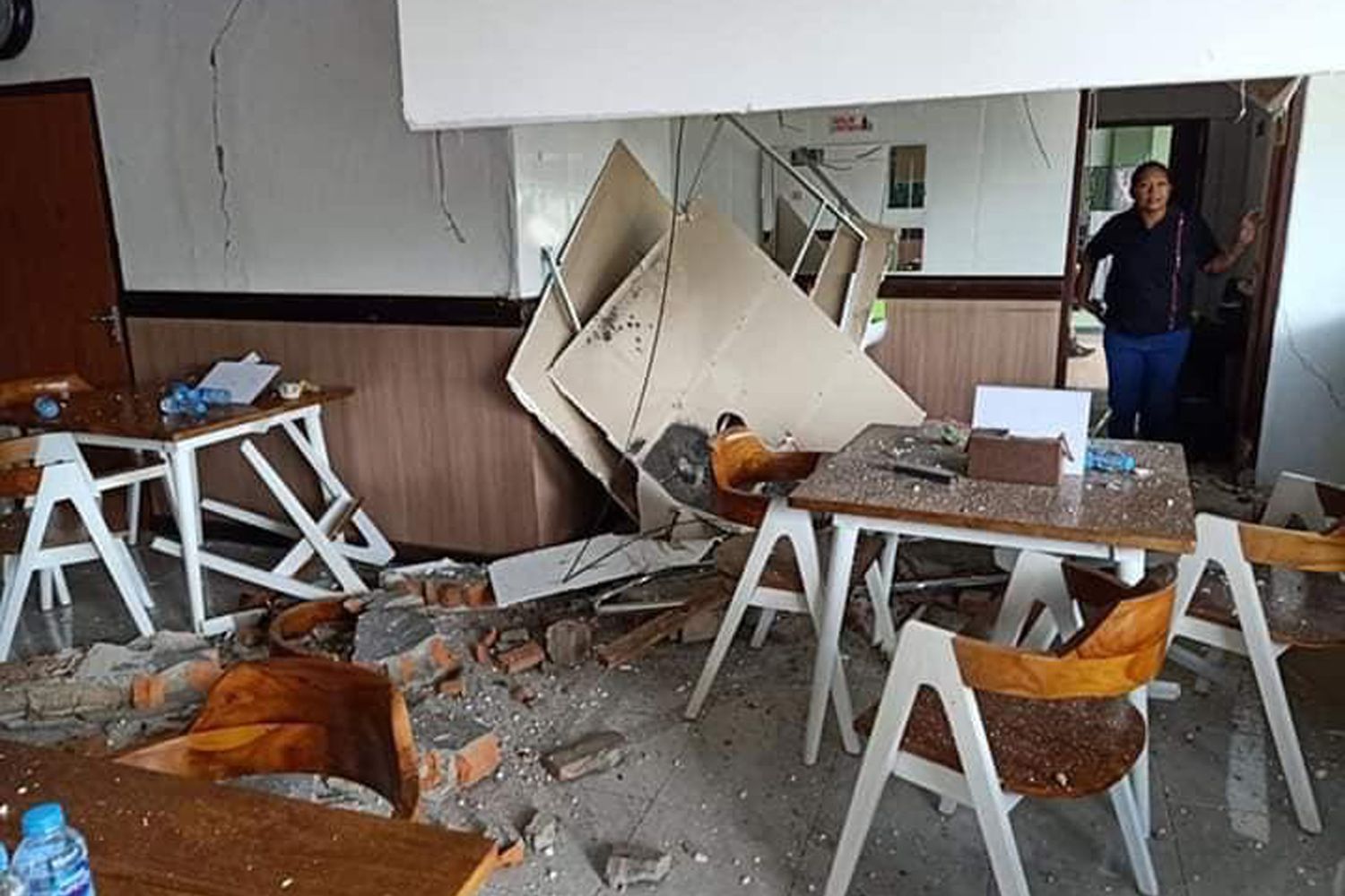 5.8-Magnitude Quake Strikes Off Eastern Indonesia
