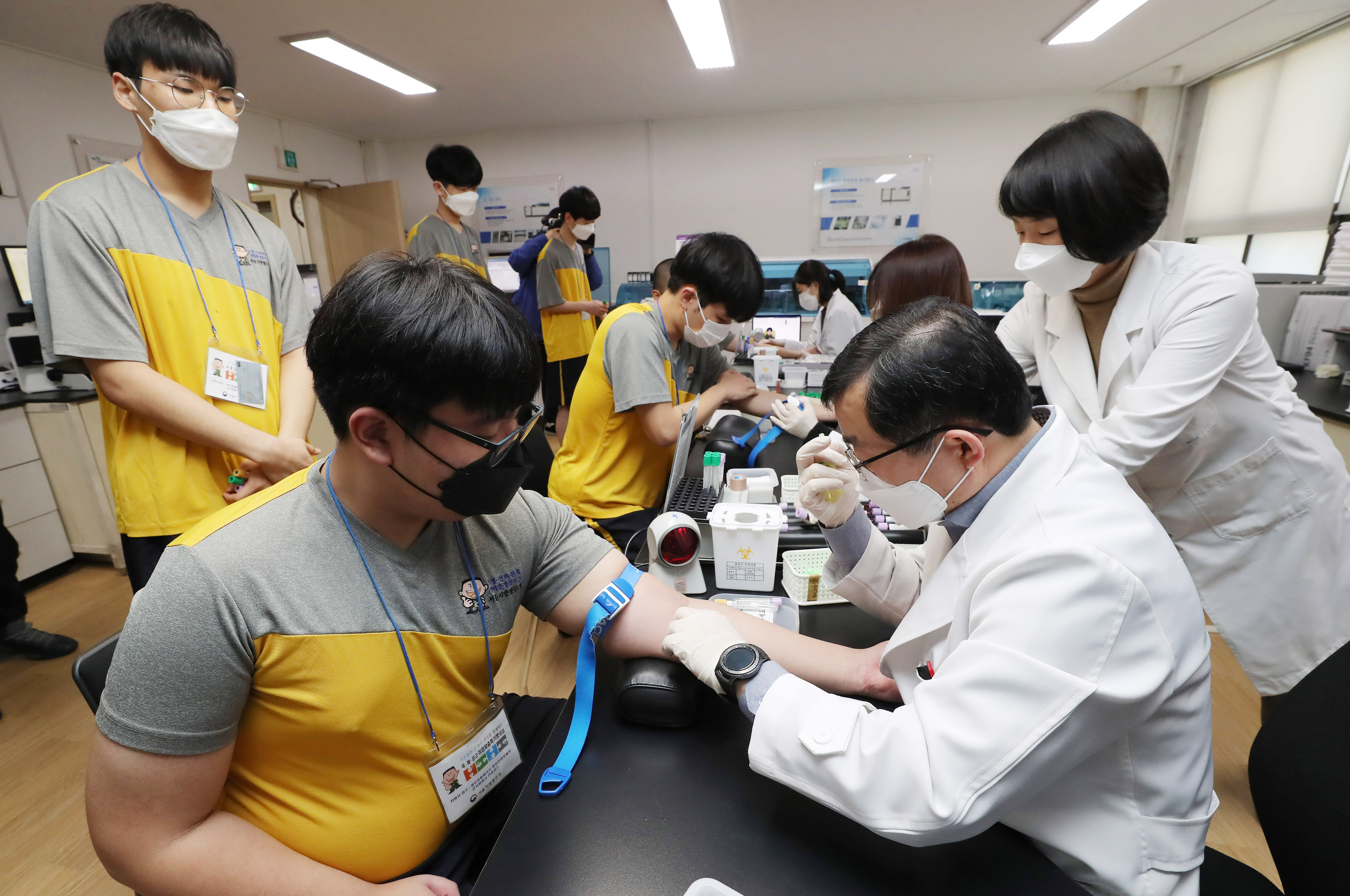S. Korea testing 809 people for coronavirus, cases unchanged at 27