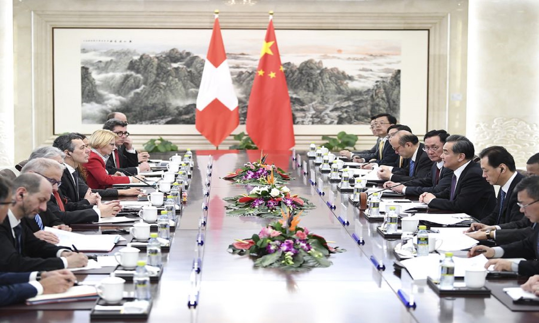 Chinese, Swiss FMs Vow To Jointly Keep Global Industrial, Supply Chains Stable