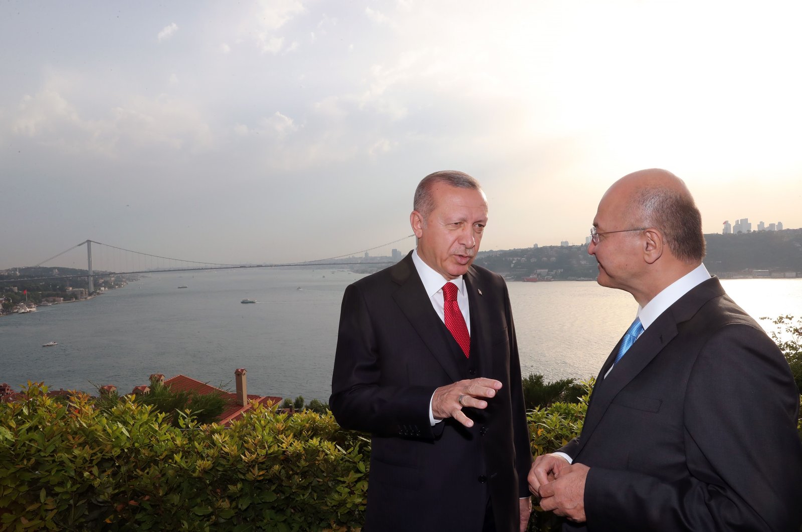 Turkish, Iraqi Leaders Discuss Cooperation Against COVID-19