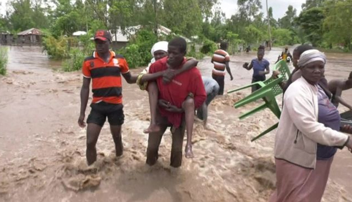 Kenya, Somalia and Rwanda hit by deadly flooding