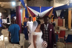 Covid-19: Nigerian wedding guests flee coronavirus raid