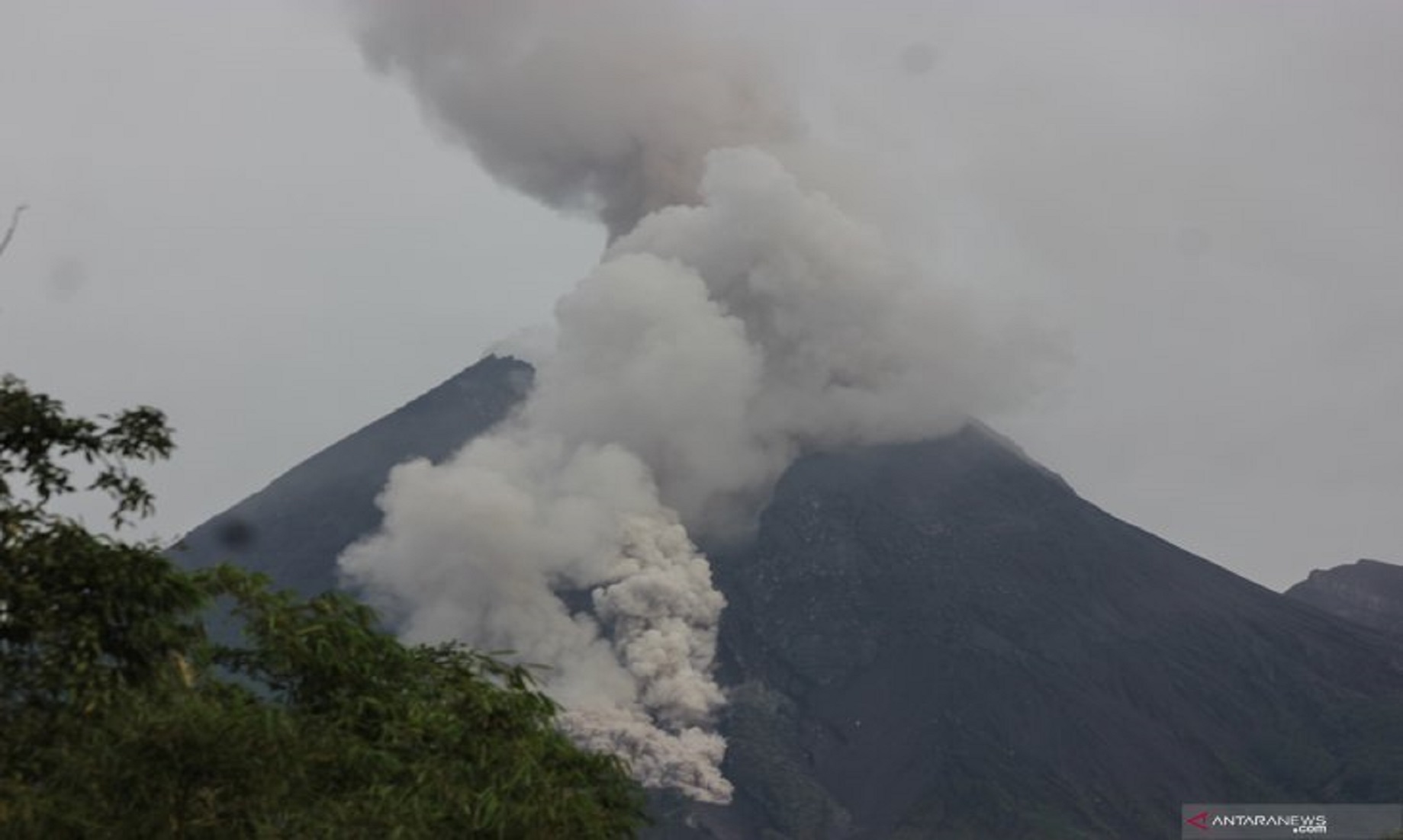 Indonesia’s Mount Merapi erupts, top flight alert issued