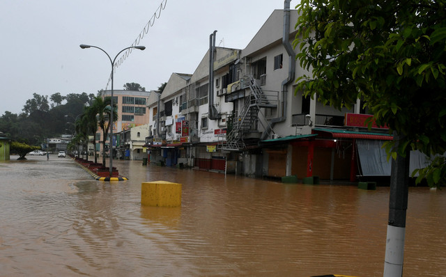 10 Sabah districts hit by floods as at 12 pm