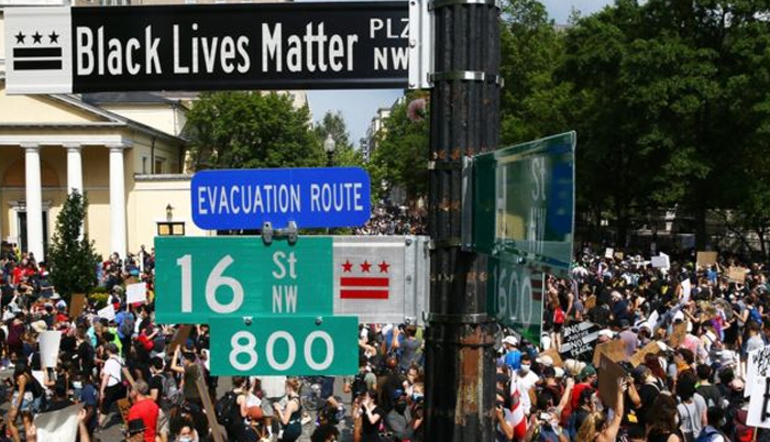 US unrest: Thousands protest against racism in Washington DC