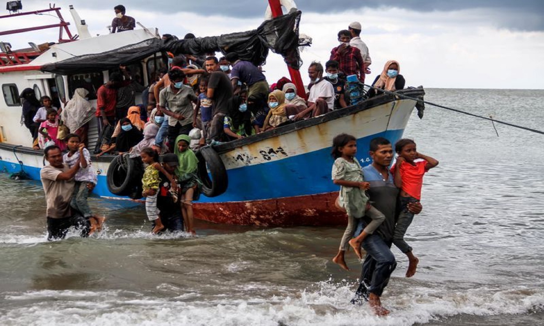 Indonesian Navy Tows Boat With Rohingya Refugees To Nearest Port