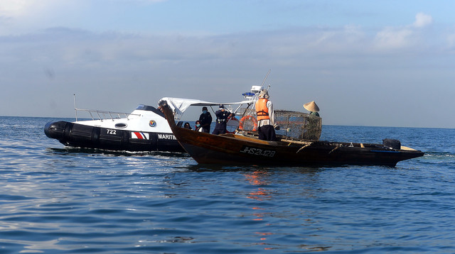 One body found, two more missing in boat capsize incident