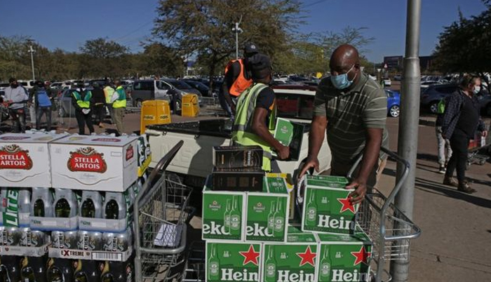 Covid-19: South Africa bans alcohol sales again to combat  coronavirus