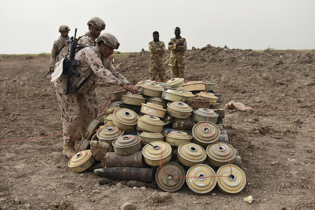 Pro-Gov’t Forces Defuse 65 Houthi-Laid Landmines In Yemen’s Hodeidah