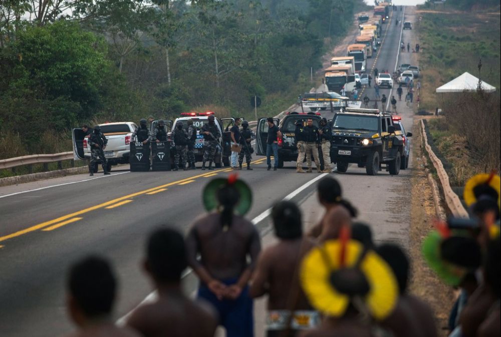 Brazil indigenous protesters suspend roadblock