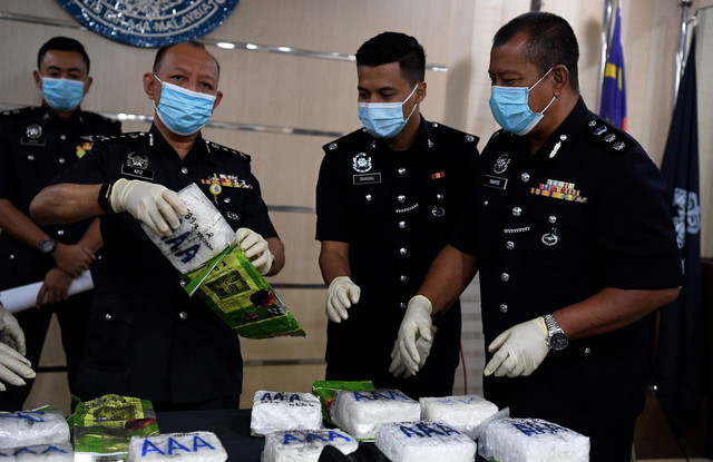 Cops bust drug syndicate, seize drugs worth RM447,320