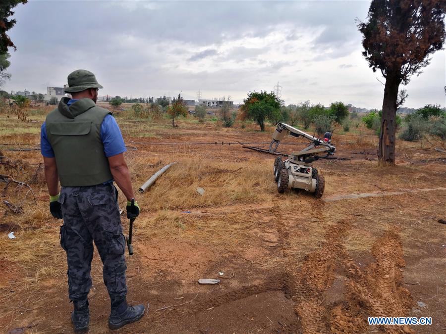 UN-backed Libyan government forces use robot for explosives disposal