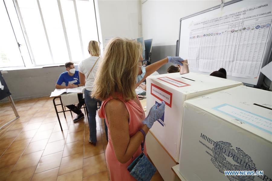 Italians head to polls in key referendum, regional vote