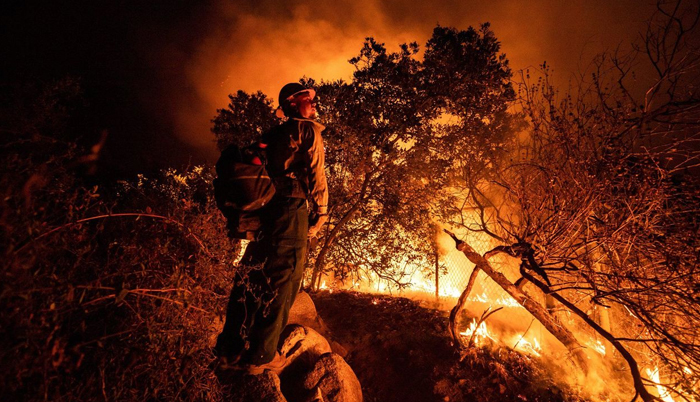 US wildfires: Pres Trump fans flames of climate row in California