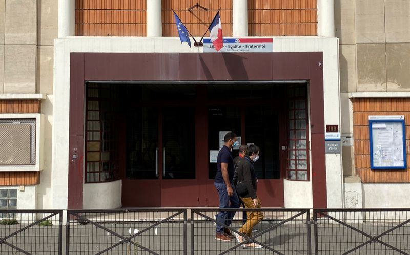 Covid-18: French teachers walk out of high school after coronavirus infected support staff