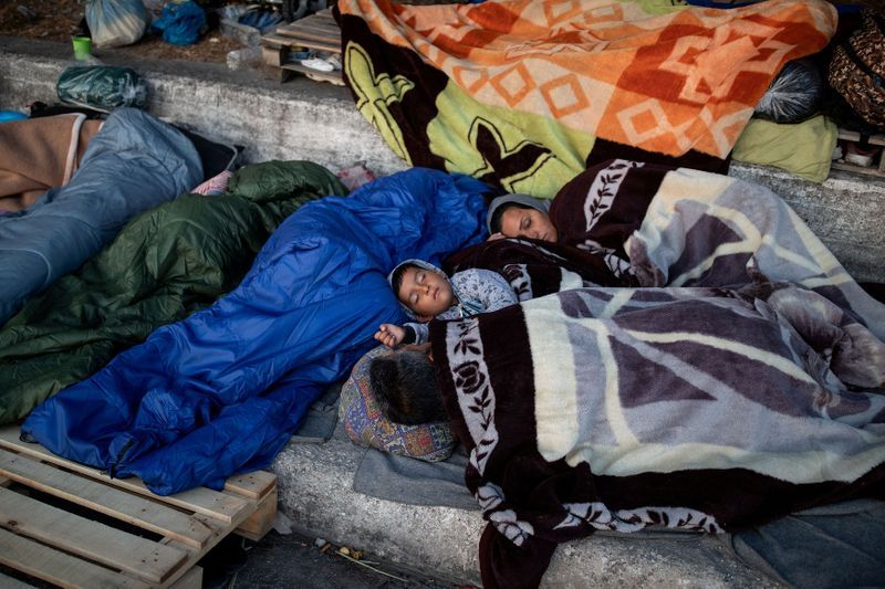 Greece: Fed-up Lesbos islanders, migrants stuck waiting for Europe to decide