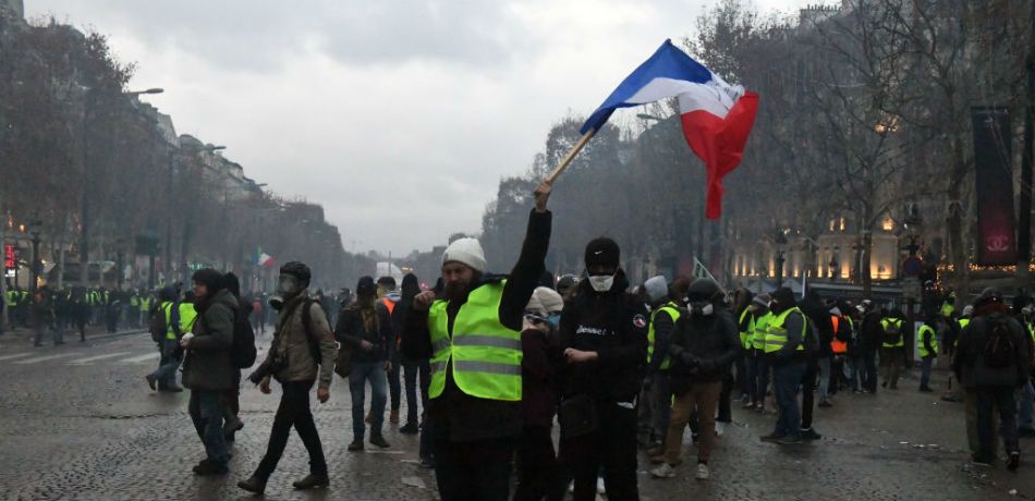 Over 150 Arrested As “Yellow Vests” Renew Actions In Paris