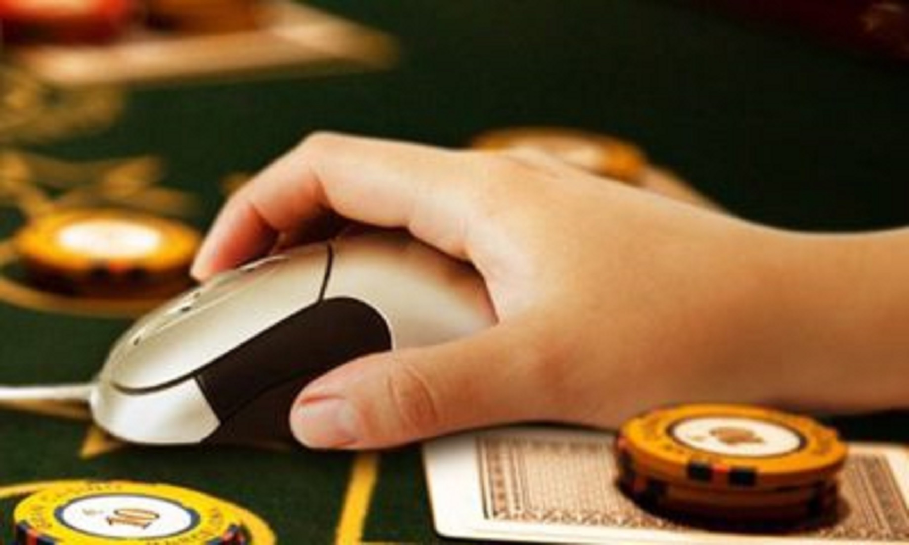 Police Arrest 28 Foreigners Involved in Online Gambling Syndicate