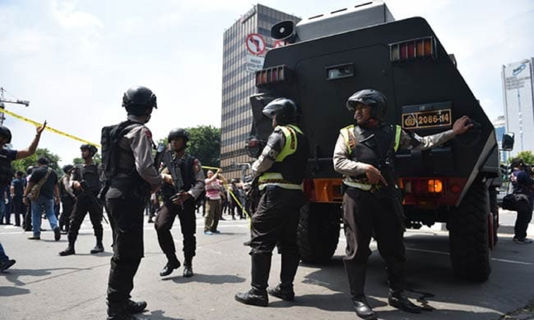 More demonstrations in Jakarta, COVID-19 cases in Indonesia now 340,622