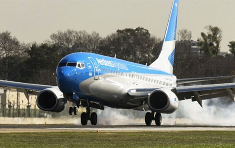 Covid-19: Argentina resumes domestic flights with strict health protocols