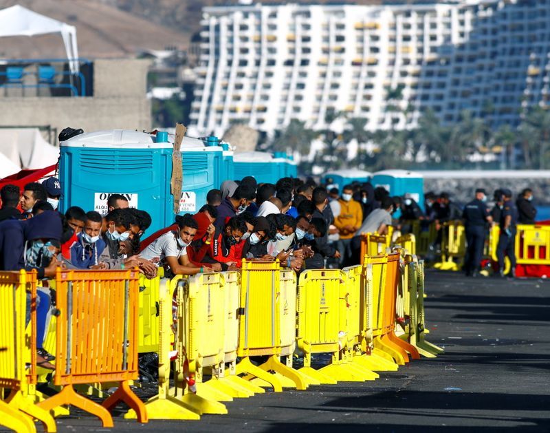 Spain to set up camps for 7,000 migrants in overwhelmed Canary Islands